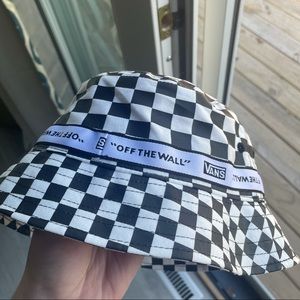 Vans Checkerboard Waverider Bucket Hat